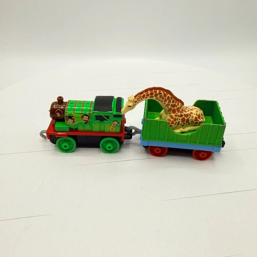 2018 Diecast Thomas the Train Percy Monkey Green Cargo Car Giraffe Pull Along